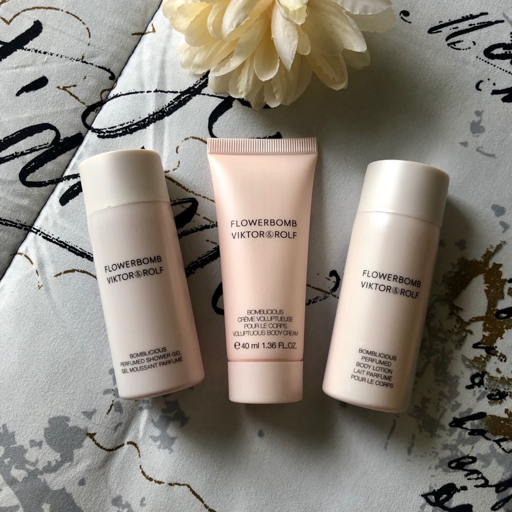 🆕🌟FLOWERBOMB VICTOR&ROLF BUNDLE🌟🆕